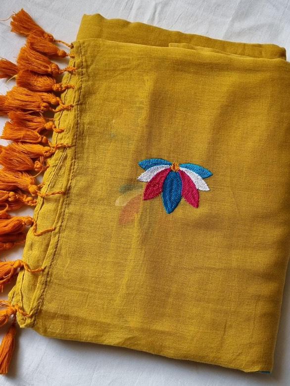 Mul Cotton Embroidery Saree - Detail View